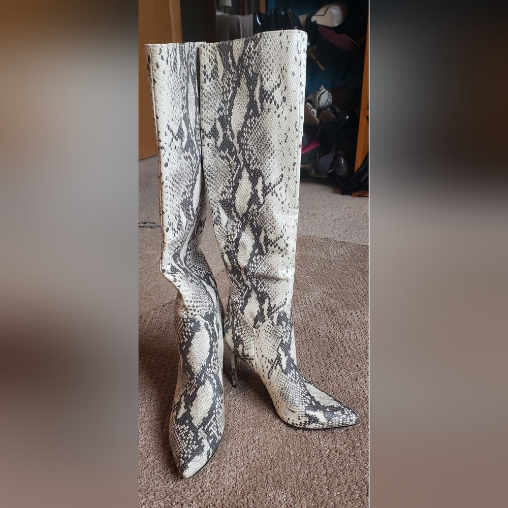 Snakeskin Pattern Knee Boots